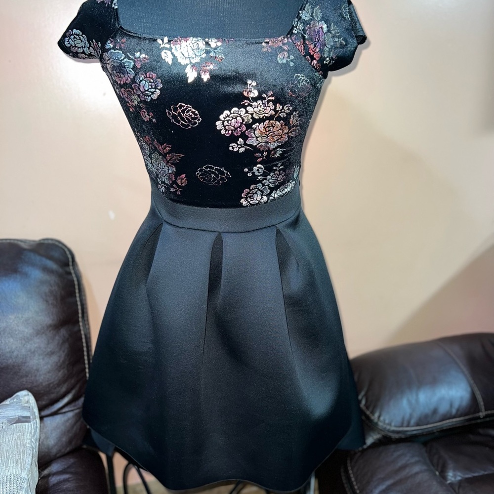 January 7 Dress, size Medium